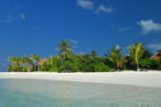 maldive-kudafushi-beach-bungalow