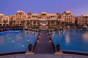 Abu-Dhabi-resort-piscina